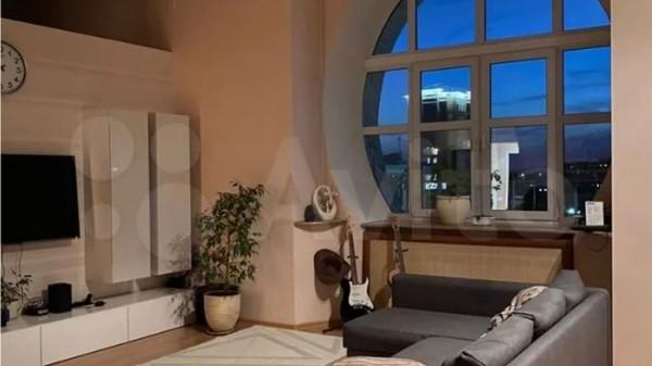 В Барнауле продают квартиру с видом на площадь Сахарова за 30 млн рублей В Барнауле продают квартиру с видом на площадь Сахарова за 30 млн рублей