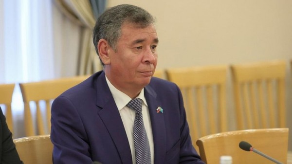 Губернатор Виктор Томенко провел рабочую встречу с генконсулом Казахстана в Омске Керимом Кожамбердиевым Губернатор Виктор Томенко провел рабочую встречу с генконсулом Казахстана в Омске Керимом Кожамбердиевым