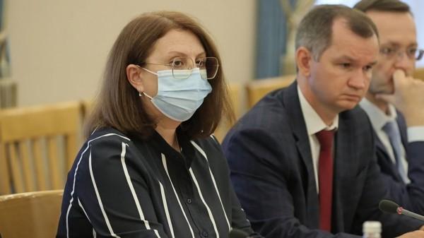 Минздрав Алтайского края предложил вернуть масочный режим для людей старше 65 лет Минздрав Алтайского края предложил вернуть масочный режим для людей старше 65 лет