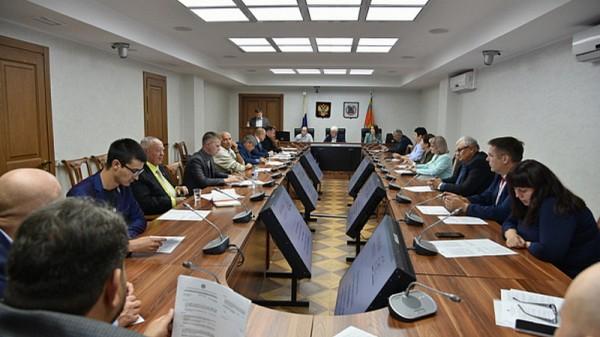 В краевом парламенте прошли предсессионные заседания фракций В краевом парламенте прошли предсессионные заседания фракций