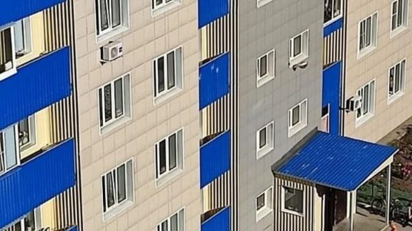Рядом с новостройками в Бийске обнаружили тело женщины Рядом с новостройками в Бийске обнаружили тело женщины