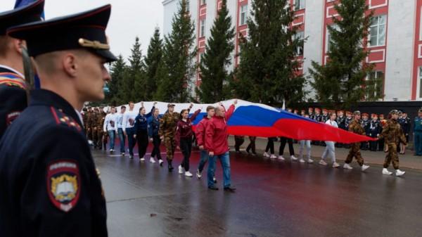 В Алтайском крае стартовали торжественные мероприятия, посвященные Дню Государственного флага