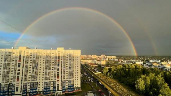 Барнаульцы поделились соцсетях фотографиями двойной радуги