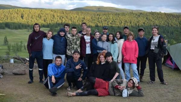 Алтайские и питерские археологи восстанавливают древний курган Алтайские и питерские археологи восстанавливают древний курган