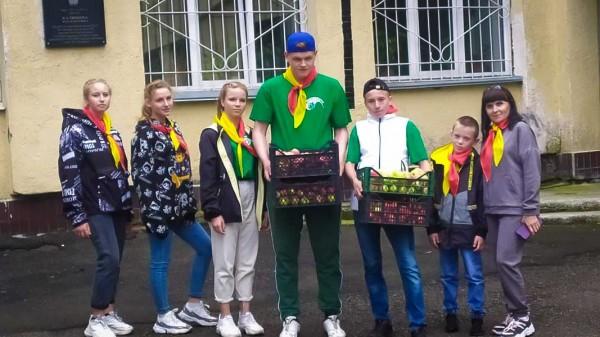 Как в Барнауле прошла благотворительная акция «Яблоки детям» Как в Барнауле прошла благотворительная акция «Яблоки детям»