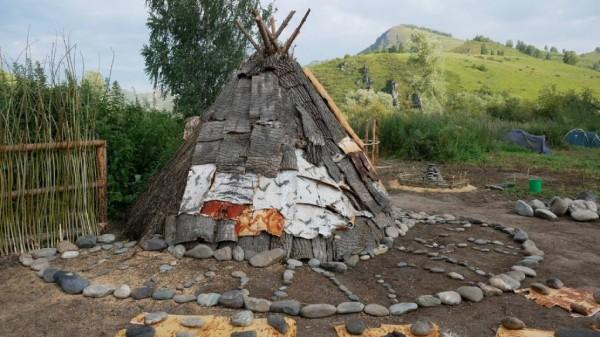 Алтайские археологи создают музей под открытым небом