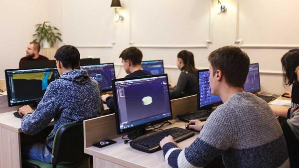 В Барнауле открыли набор в современный IT-колледж В Барнауле открыли набор в современный IT-колледж
