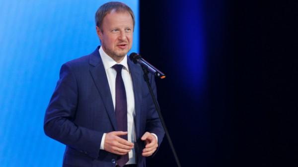 Виктор Томенко поздравил работников ветеринарной службы с профессиональным праздником