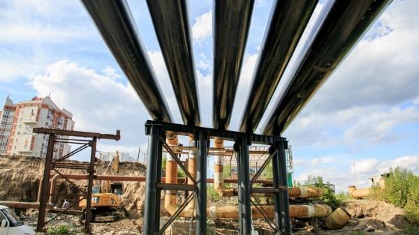 В районе путепровода на Новом рынке в Барнауле частично завершили стыковку теплосетей