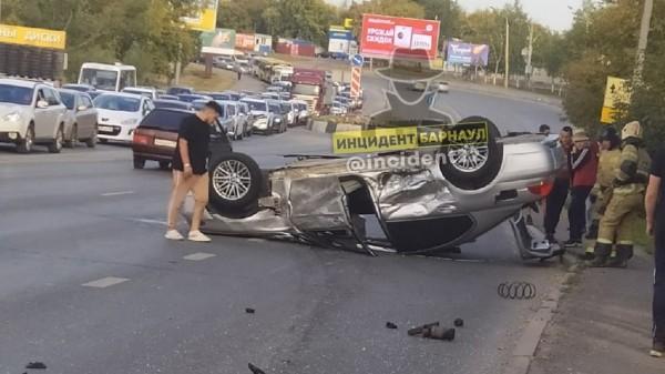 В ДТП на Павловском тракте в Барнауле пострадали сразу пять автомобилей В ДТП на Павловском тракте в Барнауле пострадали сразу пять автомобилей
