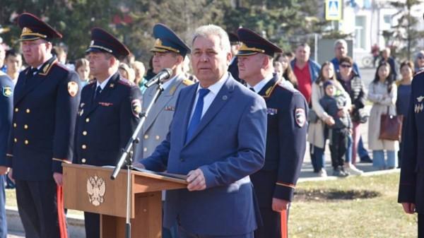 Курсанты БЮИ приняли присягу на пл. Победы в Барнауле