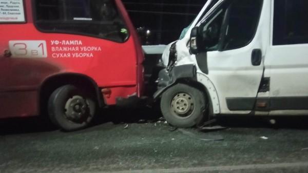 Рядом со Старым мостом в Барнауле из-за массового ДТП скопилась многокилометровая пробка