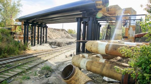 В районе путепровода на Новом рынке в Барнауле частично завершили стыковку теплосетей