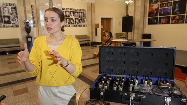Адаптированные для незрячих спектакли покажут в Молодежном театре Алтая Адаптированные для незрячих спектакли покажут в Молодежном театре Алтая