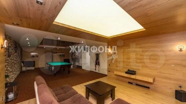 В Барнауле продают коттедж площадью 400 &laquo;квадратов&raquo; за 50 млн рублей