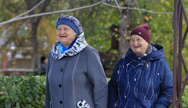 Барнаульский зоопарк бесплатно посетило свыше 10 тысяч пенсионеров