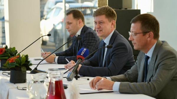 В Барнауле открылся новый автосалон ЛАДА-ЦЕНТР В Барнауле открылся новый автосалон ЛАДА-ЦЕНТР