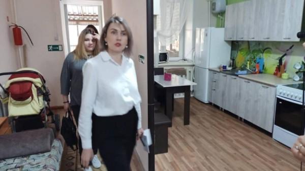 Каменские соцработники поделились с коллегами опытом работы &laquo;Семейной диспетчерской&raquo;