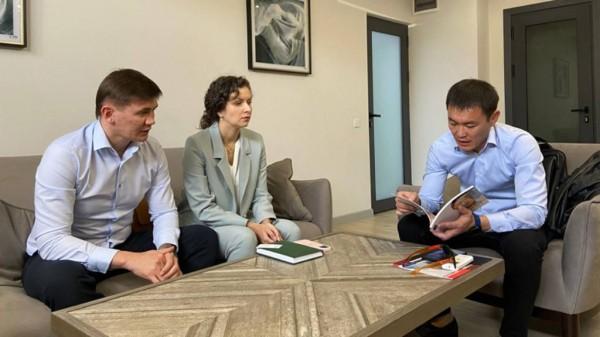 Представители шести алтайских предприятий совершили деловую поездку в Киргизию Представители шести алтайских предприятий совершили деловую поездку в Киргизию