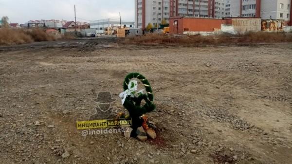 В Новоалтайске 14-летняя девочка насмерть разбилась на квадроцикле В Новоалтайске 14-летняя девочка насмерть разбилась на квадроцикле