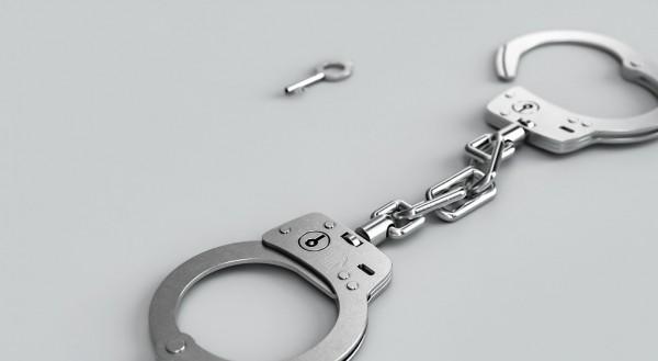 Бийчанин предстанет перед судом за попытку изнасиловать в подъезде девушку Бийчанин предстанет перед судом за попытку изнасиловать в подъезде девушку