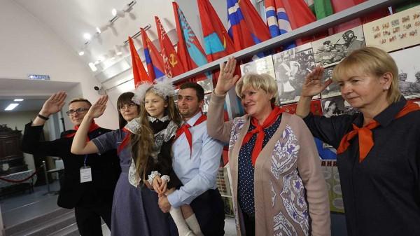 Выставка к столетию образования СССР открылась в Алтайском государственном краеведческом музее Выставка к столетию образования СССР открылась в Алтайском государственном краеведческом музее