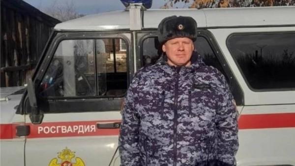 Алтайский росгвардеец задержал «черного лесоруба» Алтайский росгвардеец задержал «черного лесоруба»