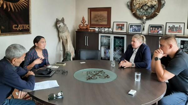 Представители шести алтайских предприятий совершили деловую поездку в Киргизию Представители шести алтайских предприятий совершили деловую поездку в Киргизию