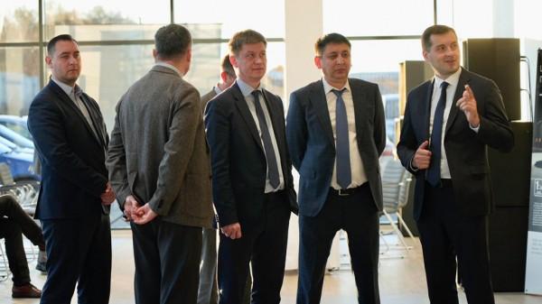 В Барнауле открылся новый автосалон ЛАДА-ЦЕНТР В Барнауле открылся новый автосалон ЛАДА-ЦЕНТР