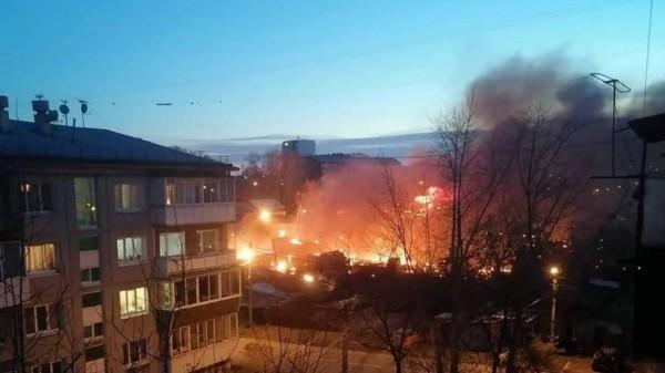 В Иркутске СУ-30 упал на жилой дом