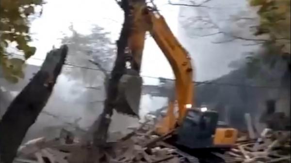 В Барнауле снесли аварийные дома на улице Кулагина