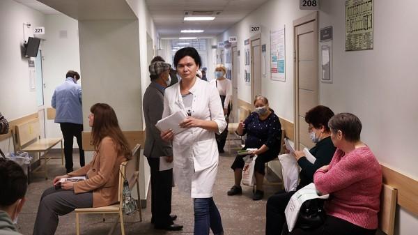 Барнаульского врача наградили медалью Луки Крымского