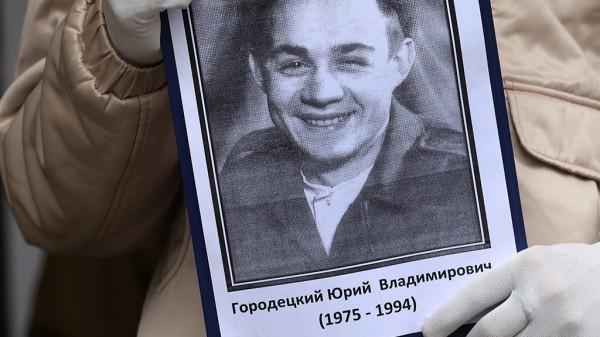 В барнаульской школе открыли мемориальные доски в честь военнослужащих В барнаульской школе открыли мемориальные доски в честь военнослужащих