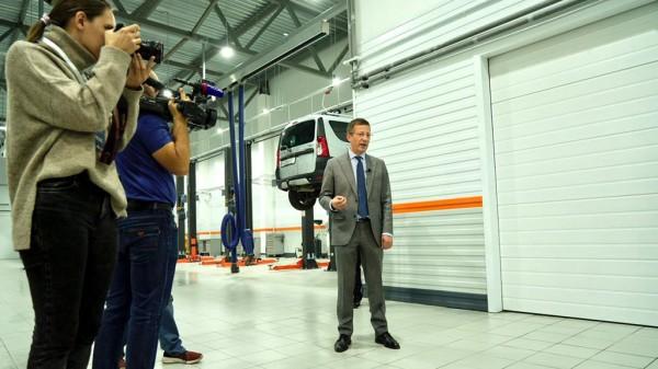 В Барнауле открылся новый автосалон ЛАДА-ЦЕНТР В Барнауле открылся новый автосалон ЛАДА-ЦЕНТР