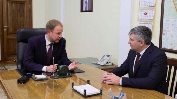 Губернатор Виктор Томенко встретился с главой Поспелихинского района Игорем Башмаковым