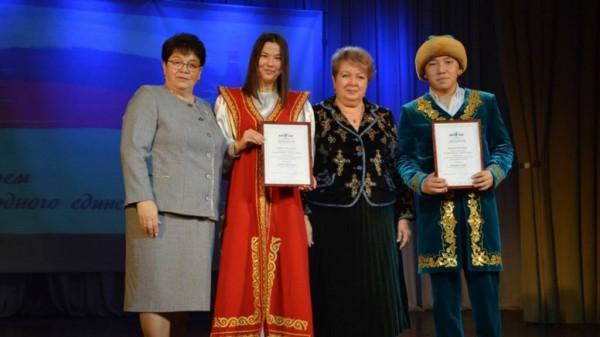 В Барнауле прошел гала-концерт &laquo;В дружбе народов &ndash; единство страны&raquo;