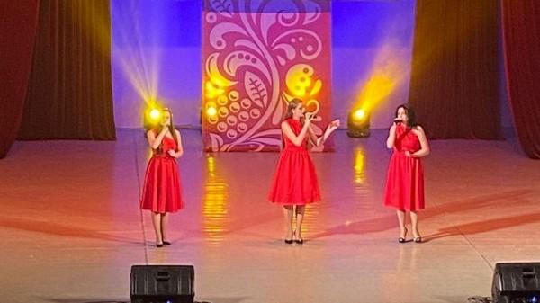 В Бийске прошел благотворительный концерт «Мы с тобой, Донбасс!» В Бийске прошел благотворительный концерт «Мы с тобой, Донбасс!»