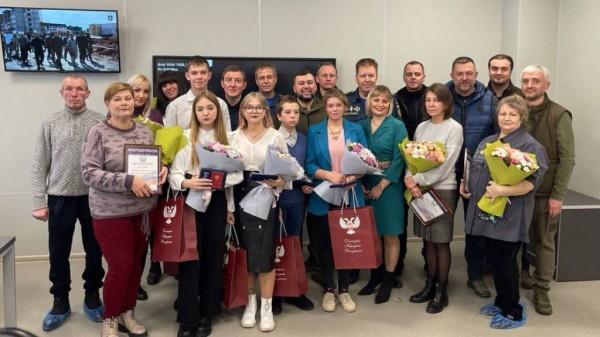 Детям-героям из ДНР вручили награды «За проявленное мужество» Детям-героям из ДНР вручили награды «За проявленное мужество»