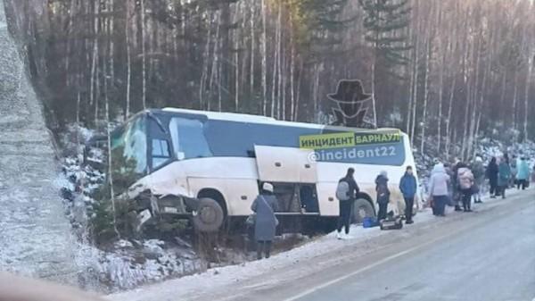 В районе Залесово произошло жесткое ДТП с автобусом