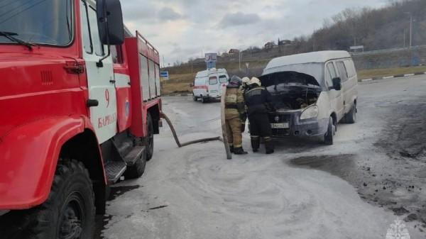 На барнаульской заправке загорелся автомобиль &laquo;Газель&raquo;