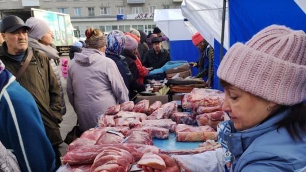 В Барнауле за ярмарочный сезон наторговали на 135,5 млн рублей В Барнауле за ярмарочный сезон наторговали на 135,5 млн рублей