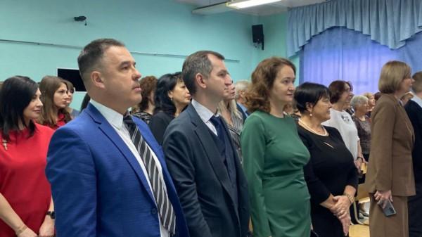 Барнаульская гимназия №27 отпраздновала 85-летний юбилей Барнаульская гимназия №27 отпраздновала 85-летний юбилей