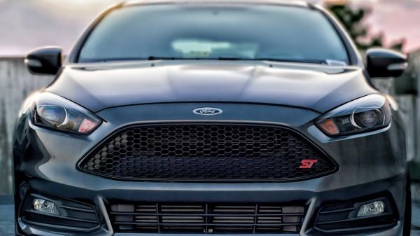 Ford Focus в октябре стал самым популярным на российском рынке автомобилей с пробегом Ford Focus в октябре стал самым популярным на российском рынке автомобилей с пробегом