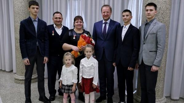 Виктор Томенко встретился с многодетными семьями Алтайского края