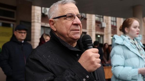 В Барнауле прошли патриотические акции &laquo;Своих не бросаем&raquo;