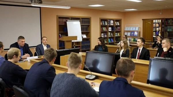 Александр Молотов: Идеи молодых ученых помогут при доработке проекта регионального закона о науке и научной деятельности Александр Молотов: Идеи молодых ученых помогут при доработке проекта регионального закона о науке и научной деятельности
