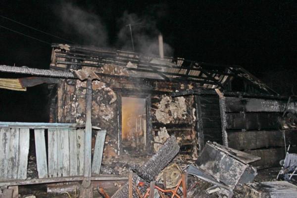 Ребенок погиб на пожаре в Алтайском районе. Возбуждено уголовное дело
