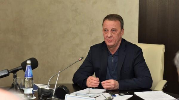 Мэр Барнаула поздравил работников налоговой с профессиональным праздником