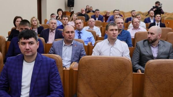 В Алтайском крае вручили дипломы выпускникам программы переподготовки инженерных кадров В Алтайском крае вручили дипломы выпускникам программы переподготовки инженерных кадров