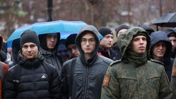 В Барнауле прошли патриотические акции &laquo;Своих не бросаем&raquo;